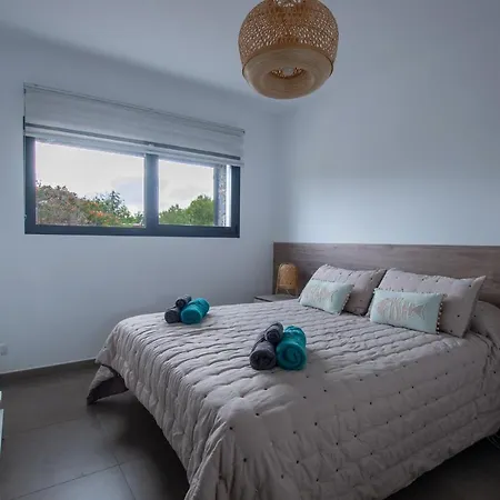 Wind Wave 28a Heated & Shared Pool Villa Lajares