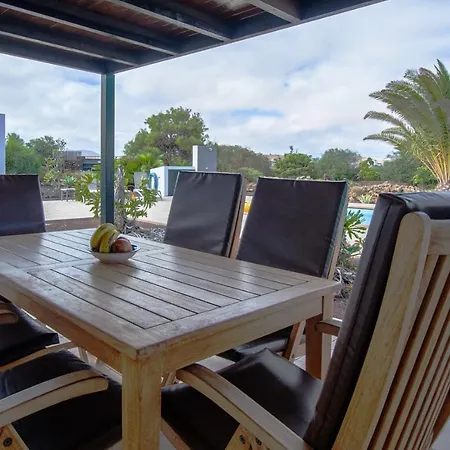 Wind Wave 28a Heated & Shared Pool * לאחארס