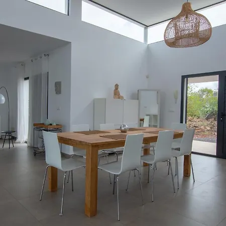 Wind Wave 28a Heated & Shared Pool 라하레스