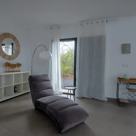 Wind Wave 28a Heated & Shared Pool *