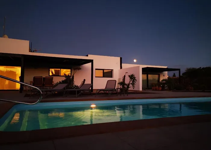 Wind Wave 28a Heated & Shared Pool Villa