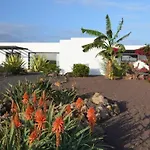Villa Wind Wave 28a Heated & Shared Pool *