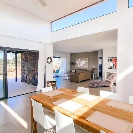 Wind Wave 28a Heated & Shared Pool