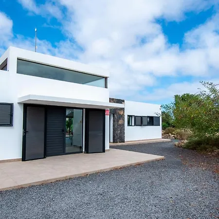 Wind Wave 28a Heated & Shared Pool