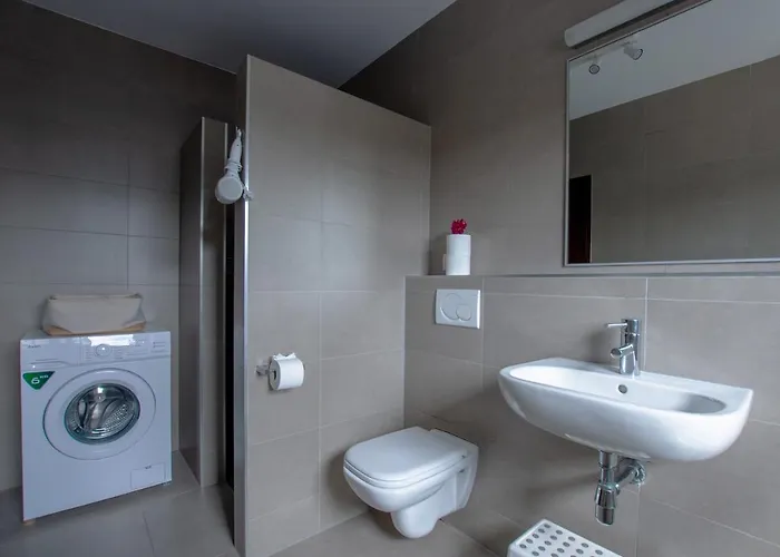 Wind Wave 28a Heated & Shared Pool Villa