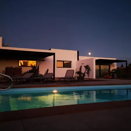 Wind Wave 28a Heated & Shared Pool Villa