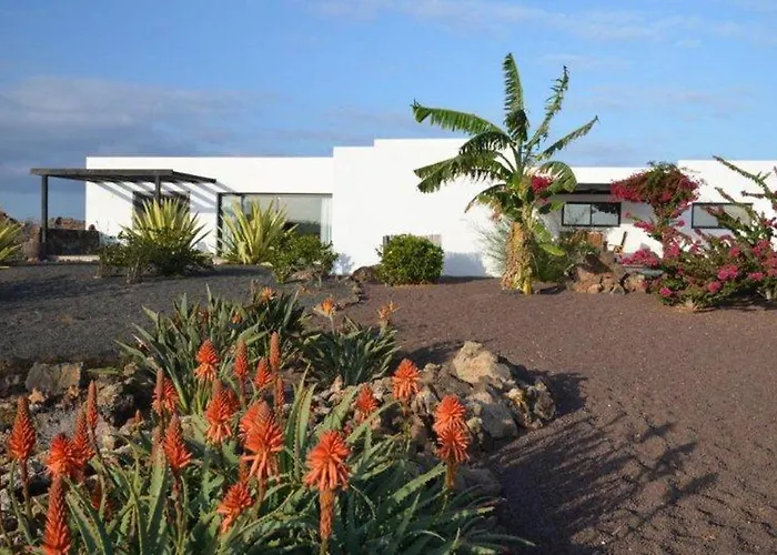 Villa Wind Wave 28a Heated & Shared Pool *