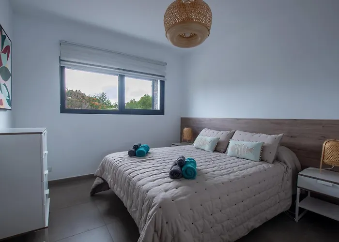 Wind Wave 28a Heated & Shared Pool Villa Lajares