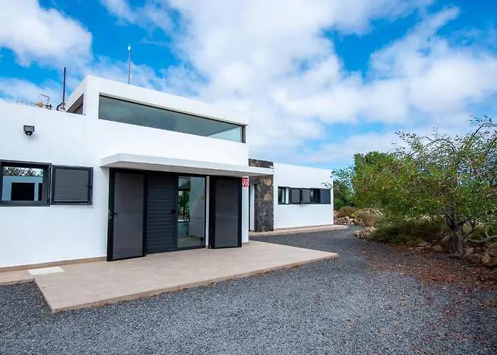 Wind Wave 28a Heated & Shared Pool